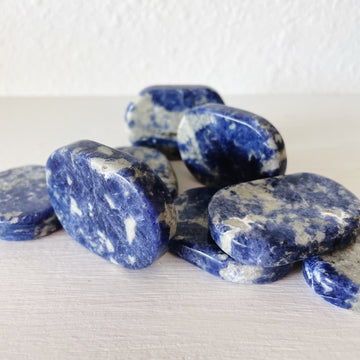sodalite palm stone