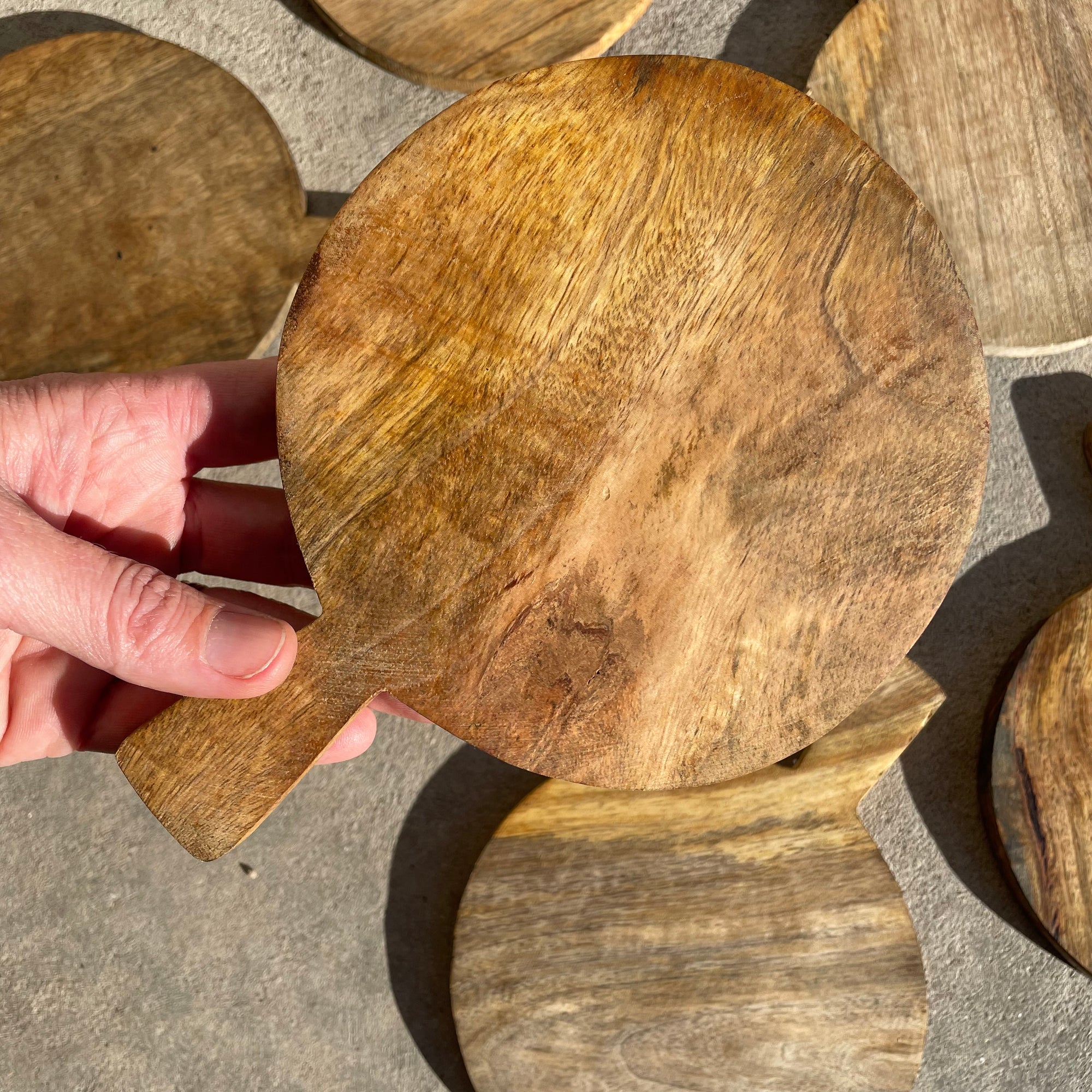 mango wood cutting board